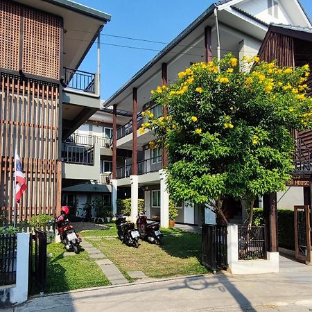Hotel Chada House Chiang Mai Exterior foto
