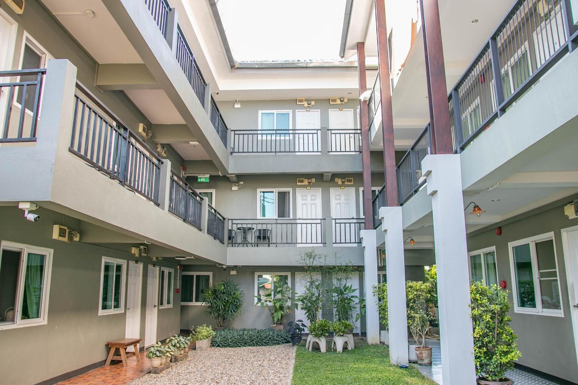 Hotel Chada House Chiang Mai Exterior foto